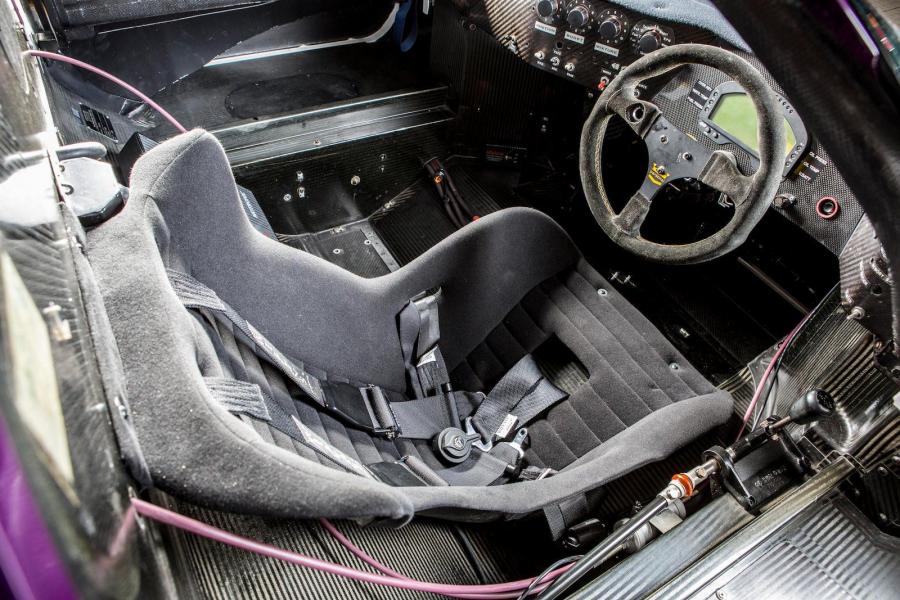 Интерьер Jaguar XJR11 1990 года  (фото 7 из 16)